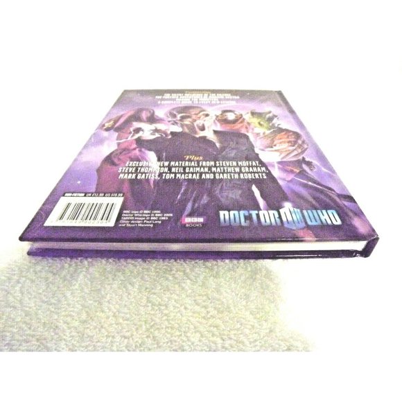 Doctor Who The Brilliant Book 2012 Official book of the TV series HC Book - Picture 3 of 4